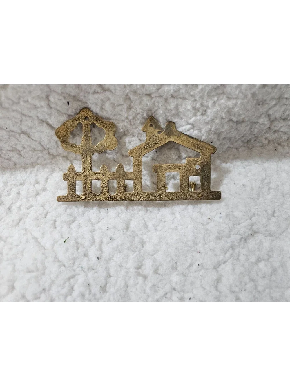 Vtg Wall Mount Key Holder House Tree Picket Fence Solid Brass 4 Key Hooks 4.5